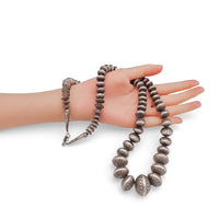 Late 20th Century Native American Hand-Chased Sterling Silver Graduated Navajo Pearls Bead Necklace