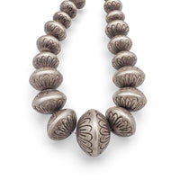 Late 20th Century Native American Hand-Chased Sterling Silver Graduated Navajo Pearls Bead Necklace
