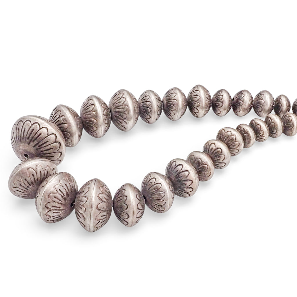 Late 20th Century Native American Hand-Chased Sterling Silver Graduated Navajo Pearls Bead Necklace