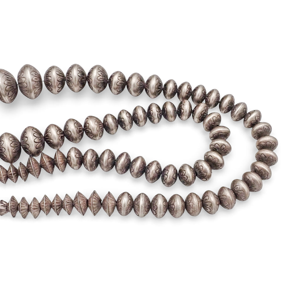 Late 20th Century Native American Hand-Chased Sterling Silver Graduated Navajo Pearls Bead Necklace