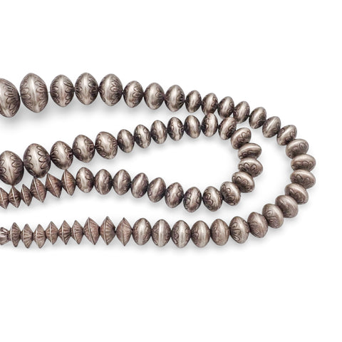 Late 20th Century Native American Hand-Chased Sterling Silver Graduated Navajo Pearls Bead Necklace