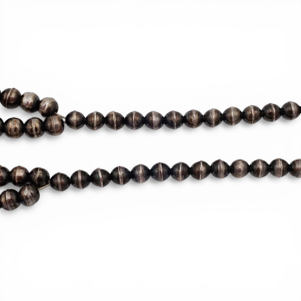 Mid-Century Zuni Turquoise Snake Eye Cluster Bell-Shaped Squash Blossom Necklace
