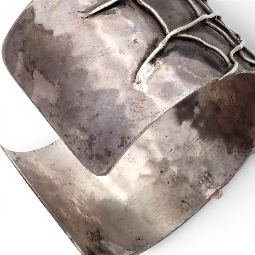 1970s Southwestern Navajo Kingman Turquoise Spider Sterling Silver Raised Web Shank Cuff Bracelet