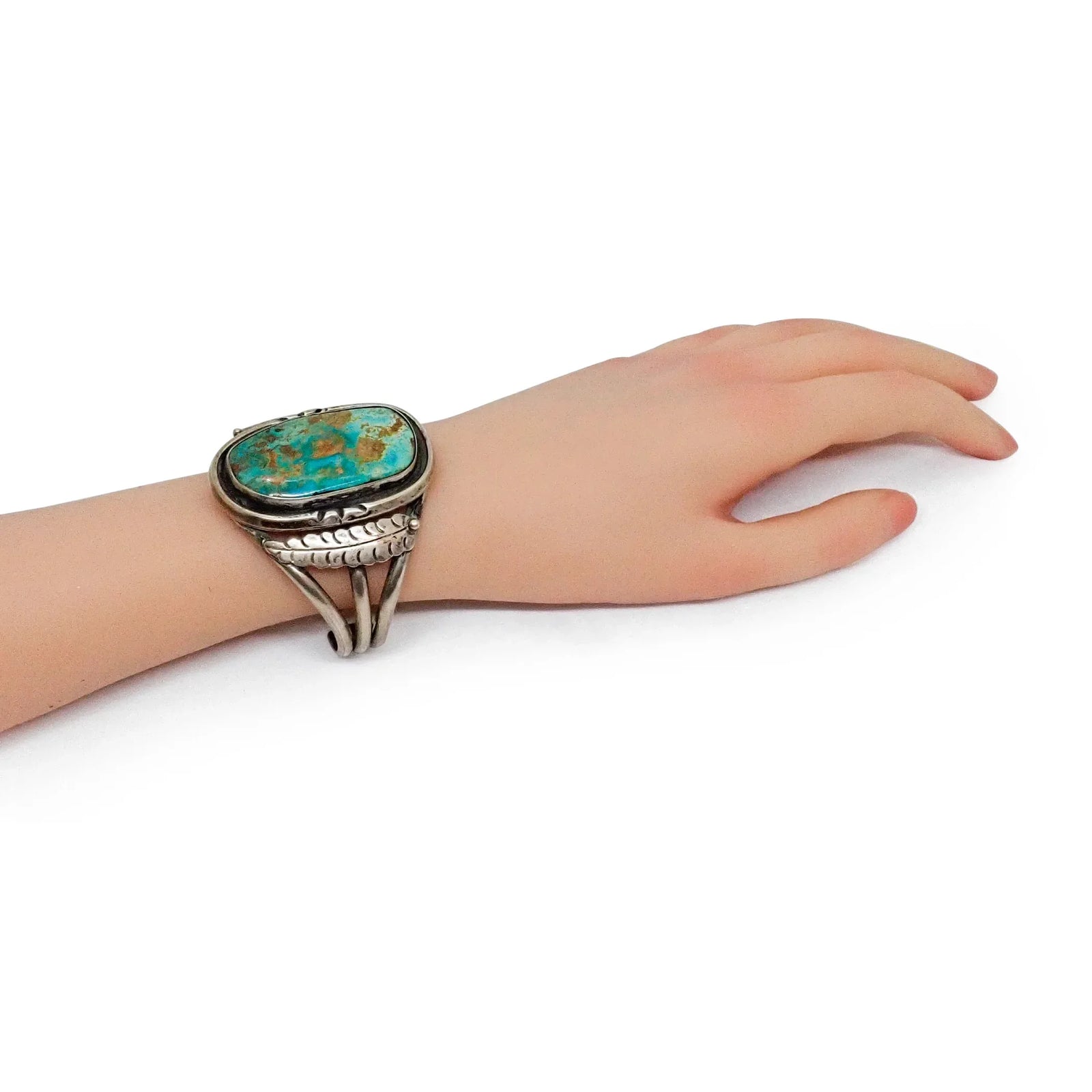 Vintage Native American Navajo Nevada Turquoise Sterling Silver Cuff Bracelet