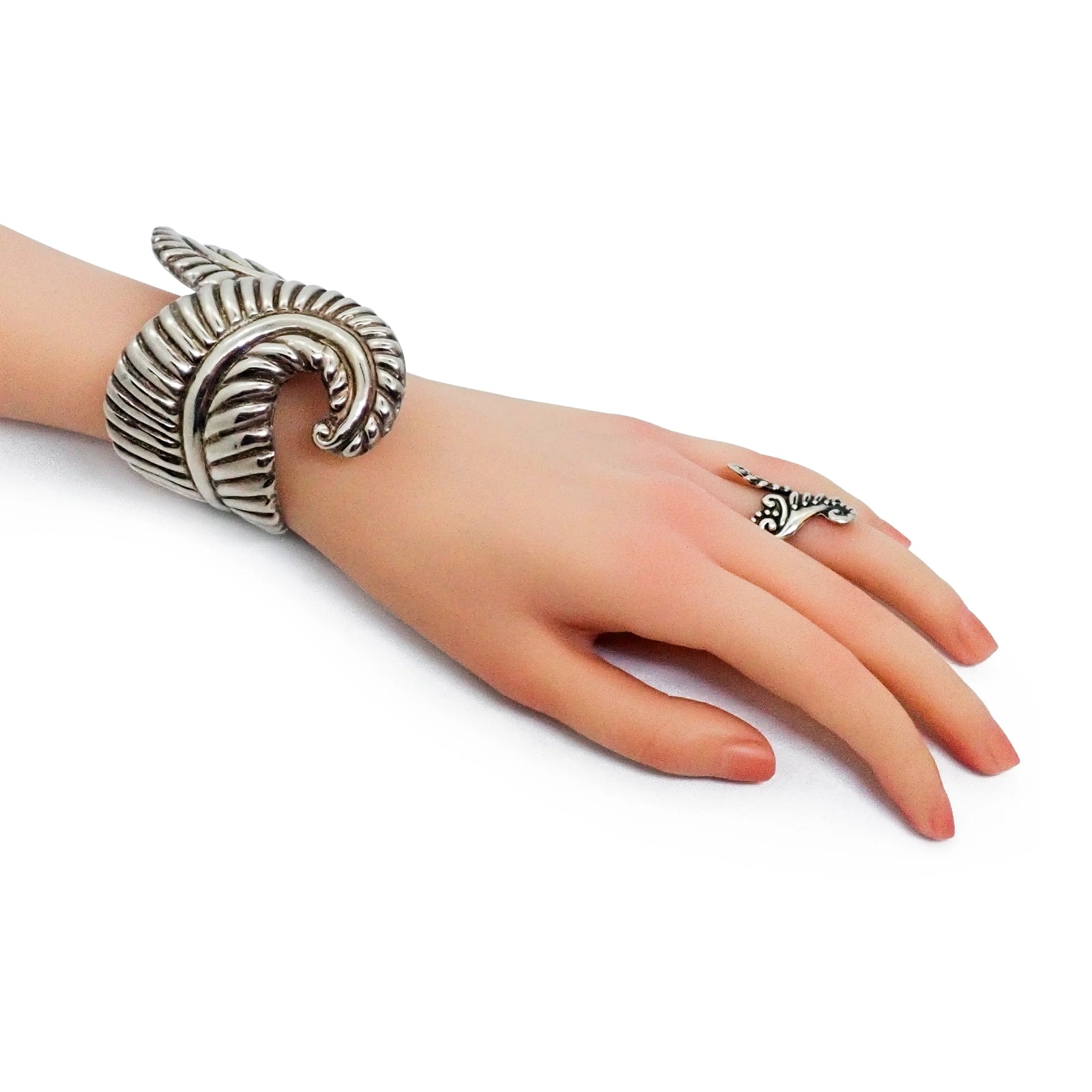 1950s TAXCO Sterling Silver Fern Motif Hinged Clamper Bracelet & Ring Set