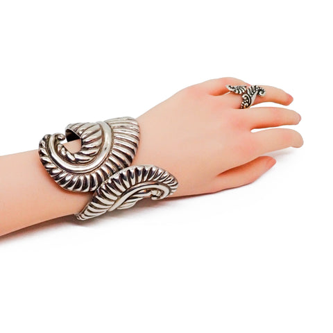 1950s TAXCO Sterling Silver Swirl Fern Motif Hinged Clamper Bracelet & Ring Set